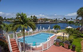 Studio Intracoastal Views! 5 Min Walk To The Beach